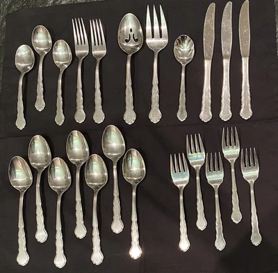 24 pcs Reed & Barton "LA FEMME" Outline Edge Select Stainless Flatware KOREA - Image 1 of 4