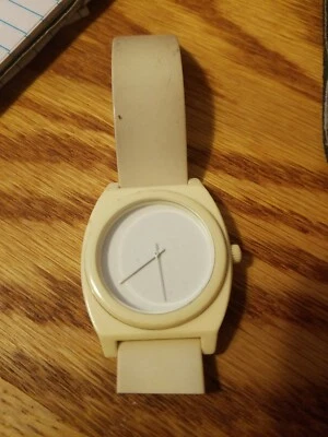 NIXON MINIMAL WHITE TIME TELLER P WATCH  F128 broken not working  - Image 1 of 4