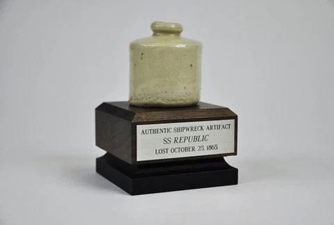 1865 SS Republic Shipwreck Ceramic Inkwell Bottle Genuine Artifact Display Cover