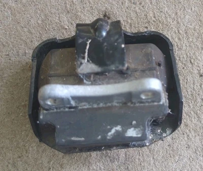 Lower Transmission Mount For 1992-2002 Saturn 1.9L SC / SL / SW Series  Foto 1 de 3