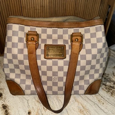 Bolso de Mano Louis Vuitton Hampstead PM Damier Azul Cierre de Gancho Foto 1 de 4