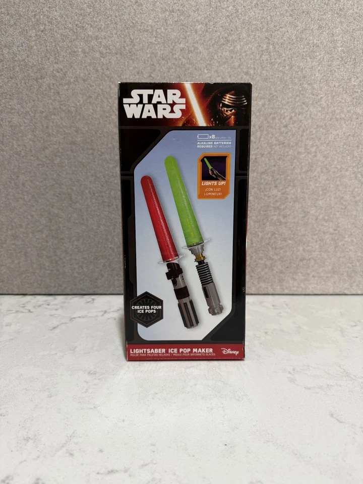 Máquina de paletas de hielo sable de luz Star Wars se ilumina rojo y verde Foto 1 de 4