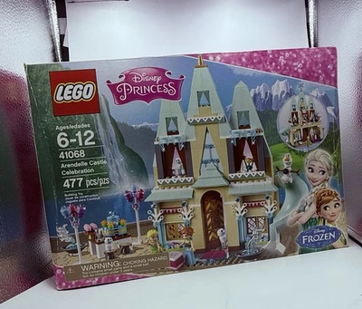 LEGO Disney: Celebración del Castillo de Arendelle (41068) Foto 1 de 3