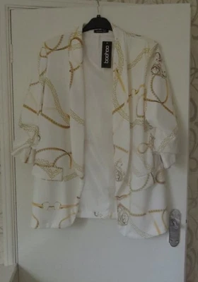 BNWT - Boohoo Summer Blazer white and Gold UK22 - Image 1 of 4