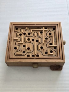 Vintage 1970/80s Labyrinth Wood Maze Tilting Balance Strategy Game Works - Picture 1 of 9