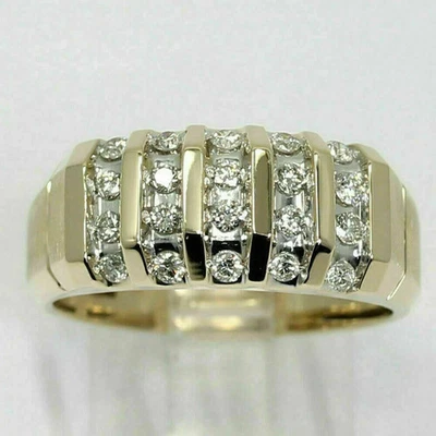 Alianza de boda de diamantes creados en laboratorio de corte redondo de 3 quilates enchapada en oro amarillo de 14 k para hombre Foto 1 de 4