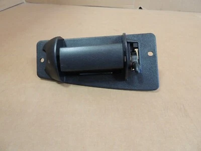 99-07 Chev Silverado/GMC Sierra Ext Cab Passenger Rear Door Handle RH 15758171 - Изображение 1 из 4