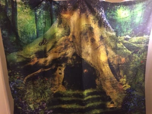 New Tree Hollow with Lanterns Large 4'x5' Wall Hanging Tapestry - Bild 1 von 1