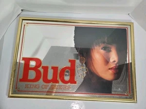 Barra espejo Bud King Of Beers 1991 vintage con marco dorado - mujeres asiáticas - Imagen 1 de 21