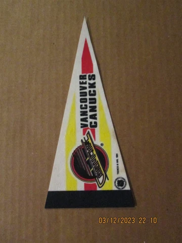 NHL Vancouver Canucks Vintage Circa 1991 Trench Team Logo Mini Hockey Pennant Cover