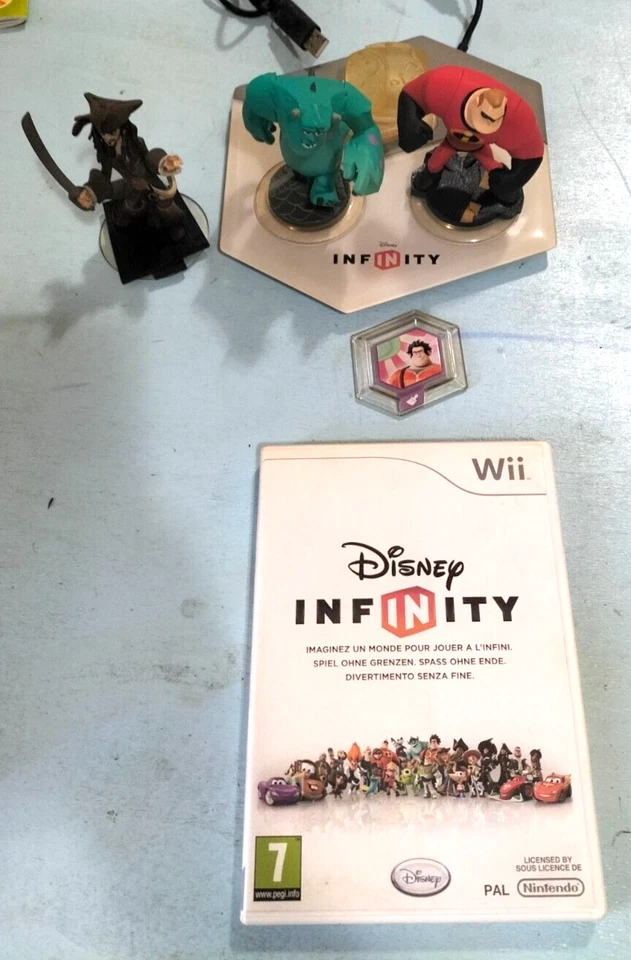GIOCO DISNEY INFINITY CON BASE E PERSONAGGI NINTENDO WII - Immagine 1 di 1