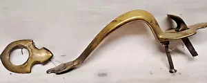 Manija de puerta con pestillo de pulgar de latón vintage de 10" y soporte de cerradura con orificio de llave a juego - Imagen 1 de 6