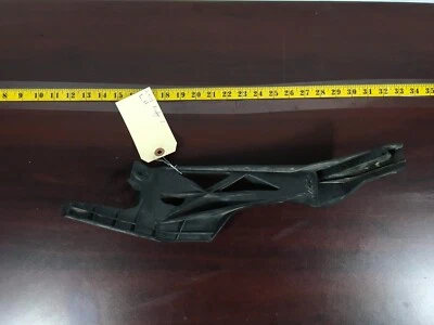 Soporte de soporte para guardabarros delantero izquierdo Dodge Grand Caravan 2011-2017 fabricante de equipos originales de fábrica. Foto 1 de 4