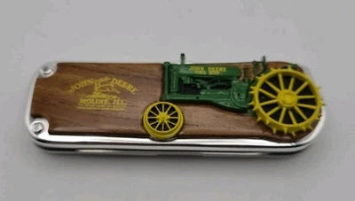 Cuchillo de coleccionista Franklin Mint John Deere 1934 modelo A en bolsa con cremallera Foto 1 de 4