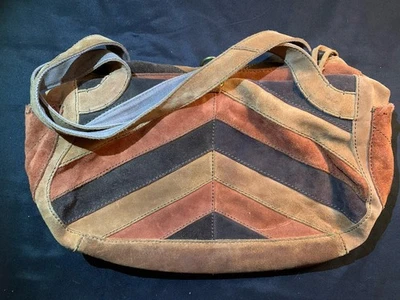 Bolso de hombro de cuero gamuza marrón de inspiración vintage de Lucky Brand Foto 1 de 4