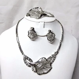Beautiful Design Silver Wedding Party Necklace Jewellery Set - Picture 1 of 6