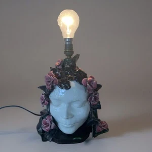 Lampe Style Art Nouveau Céramique Visage Et Fleurs Multicolore Dans Son Jus - Imagen 1 de 24