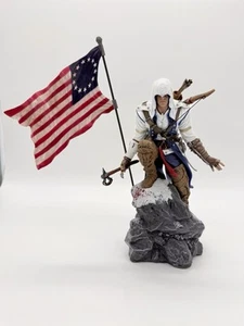 Connor Kenway Statue Figurine With Flag Assassin’s Creed 3 III - Ubisoft 2012 - Picture 1 of 8