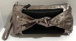 NEW MODELLA COSMETIC 2 PIECE CLUTCH SET, ONE IN SILVER THE OTHER IN BLACK - Picture 1 of 1