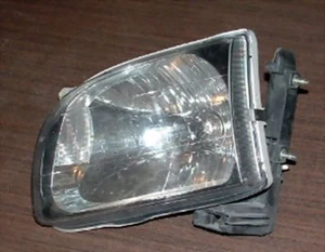 '01 Toyota Tacoma PreRunner Lt Headlight Used OEM (346) - Picture 1 of 2