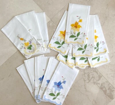 LOT - 16 Vintage White Linen Cotton Napkins Embroidered Flower Floral 15" x 21" - Image 1 of 4
