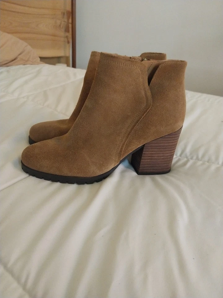 Botines al tobillo FRANCO SARTO Elmont de gamuza camel con tacón 8,5 cremallera lateral Foto 1 de 4