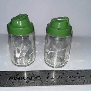 Shaker sale e pepe vintage Federal Housewares verde top - Foto 1 di 7