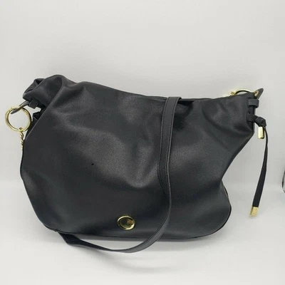 Bolsa de ombro Gianni Bini preta couro vegano tecido listrado interior limpo!! - Imagem 1 de 4