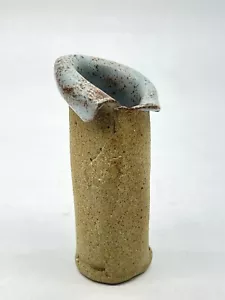 Jarrón de arcilla enrollada hecho a mano esmaltado Art Nouveau pequeño delgado flor única - Imagen 1 de 6