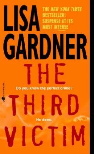 The Third Victim: An FBI Profiler Novel - Mass Market Paperback - GOOD Foto 1 de 1