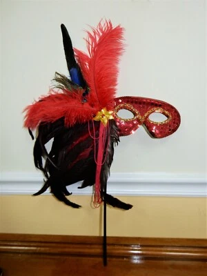 Máscara de Mascarada Veneciana Roja con Plumas de Avestruz - Fiesta/Producción/Disfraz de Halloween Foto 1 de 4