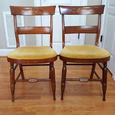 ¡Par de sillas auxiliares/comedor Hitchcock de colección plantillas de cosecha dorada de tela amarilla! Foto 1 de 4