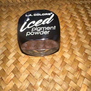 LA Colors Eyeshadow Powder Iced Loose Pigment, CEP539A, Foiled Purple Metallic - Picture 1 of 2