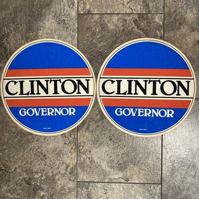 Dos carteles de campaña de cartón vintage "Clinton para gobernador" 1978 - Imagen 1 de 4