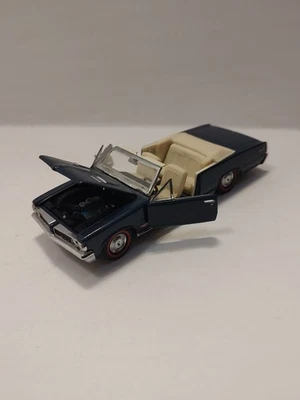 Franklin Mint 1964 Pontiac LeMans GTO Convertible 1:43 - Image 1 of 4