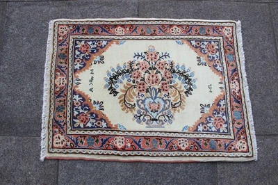 Vintage Hand Made Traditional Rug Oriental Wool White Small Rug 79x59cm - Image 1 of 4