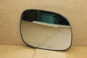 OEM 2001-2007 TOYOTA SEQUOIA RH PASSENGER SIDE MIRROR GLASS (PLEASE MATCH) (G51) - Picture 1 of 4