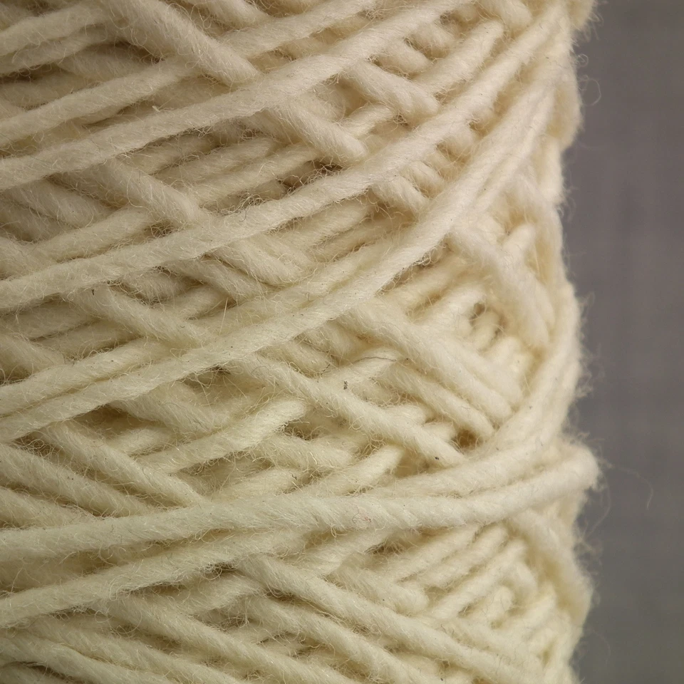 CHUNKY PURE SHETLAND WOOL ECRU UNDYED 500g CONE 10 BALLS KNITTING WEAVING YARN - Image 1 of 3