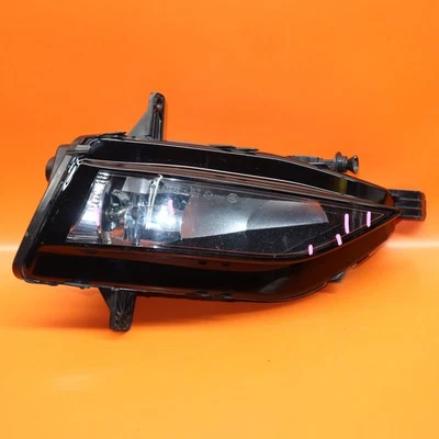 ПРОТИВОТУМАННЫЕ ФАРЫ VOLKSWAGEN JETTA СПРАВА 2017 2018 2019 5GM941662 ОТ ОРИГИНАЛЬНОГО ПРОИЗВОДИТЕЛЯ - Изображение 1 из 4