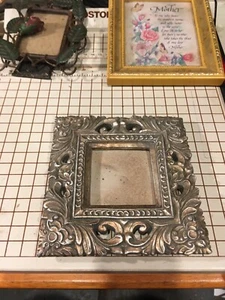 SMALL PICTURE FRAMES LOT OF 3 - Picture 1 of 4