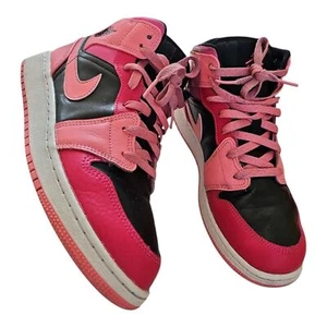NIKE AIR JORDAN 1 Mid Coral Chalk EE. UU. Talla 7Y 554725-662 - Imagen 1 de 9
