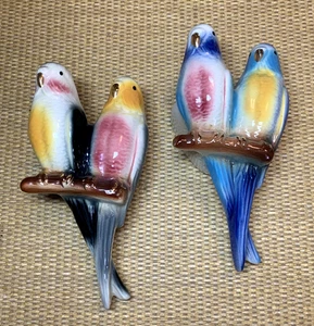 Royal Copley 50er Jahre Sittiche Vogel Wand Taschen Vase blau gelb rosa gold Paar - Bild 1 von 20