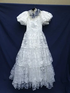 VINTAGE SNOW WHITE BRIDES FORMAL CHURCH WEAR WEDDING DRESS SIZE 12 APPRX - Picture 1 of 15