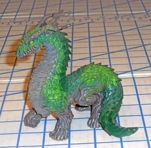 Figura verde Safari Limited Jungle Dragon sólido PVC 5 pulgadas de alto 2018 en muy buena condición - Imagen 1 de 5