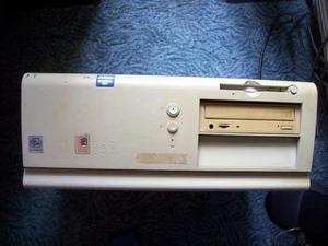 DELL PC Retro Pentium III 450 MHz - Afbeelding 1 van 4