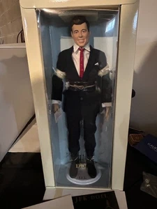 The John F. Kennedy Barbie Puppe The Franklin Mint mit Zertifikat Neu in OVP - Bild 1 von 5