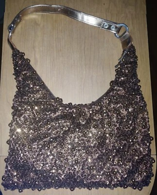 Bolsa de ombro marrom com miçangas de lantejoulas pérolas falsas bolsa fechada com zíper 12"Lx6,5"L década de 1980 - Imagem 1 de 4