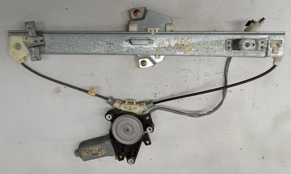 99-03 MITSUBISHI GALANT ЗАДНИЙ ПРАВЫЙ БОКОВОЙ СТЕКЛОПОДЪЕМНИК С ДВИГАТЕЛЕМ OEM, 135-59392 - Изображение 1 из 4