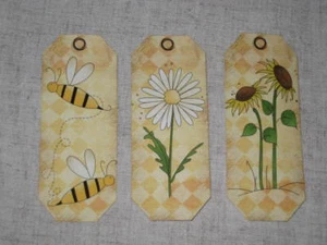 PRIMITIVE SET 12 BEE FLOWERS HANG TAGS (U3-17) - Picture 1 of 1