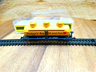 Model Power N Scale 34' Hudson's Bay Oil & Gas ULTX 77976 Tri-Dome Tank Car - Image 1 of 4